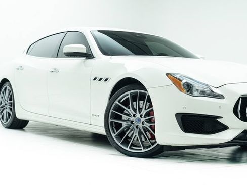 Used 2017 Maserati Quattroporte GTS GranSport RWD image 3