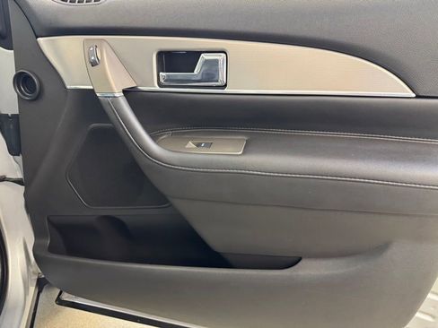 Used 2015 Lincoln MKX FWD w/ Equipment Group 102A image 30