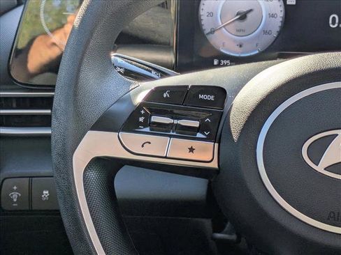 Used 2024 Hyundai Elantra SEL image 20