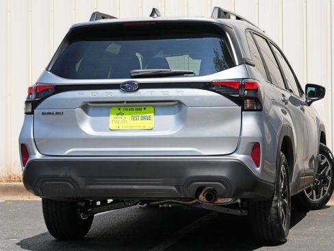 Used 2026 Subaru Forester Premium AWD/4WD image 5