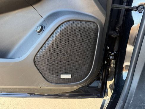 Used 2023 GMC Acadia Denali w/ Black Diamond Edition image 22