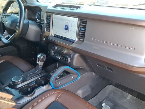 Used 2023 Ford Bronco Outer Banks w/ Sasquatch Package AWD/4WD image 12