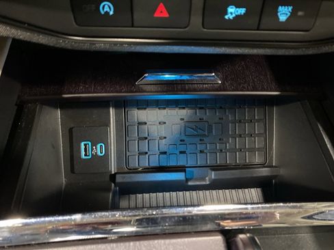 Used 2023 Ford Expedition Platinum image 35