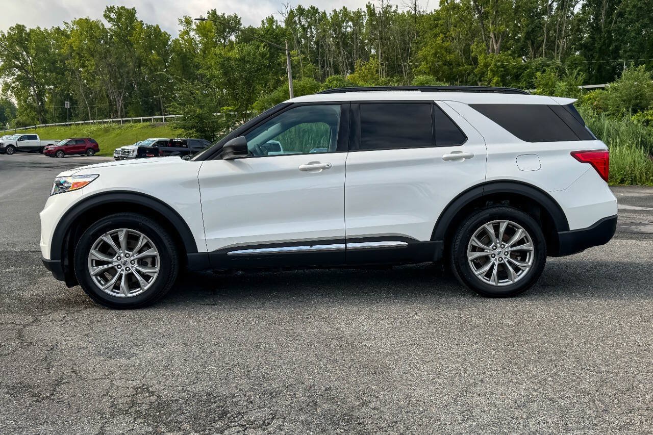 Used 2023 Ford Explorer XLT w/ Equipment Group 202A AWD/4WD image 6
