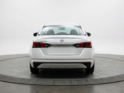 Used 2025 Nissan Altima 2.5 SV FWD image 7