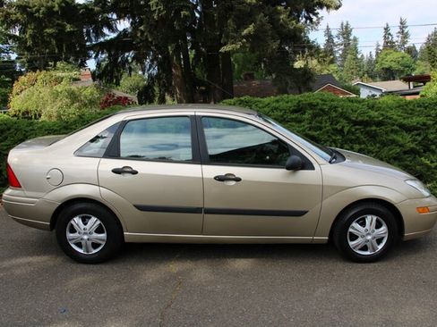 Used 2001 Ford Focus LX FWD image 11