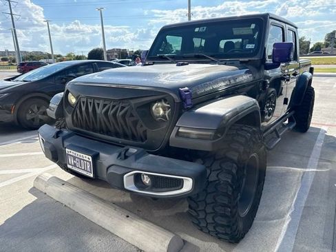 Used 2021 Jeep Gladiator Overland AWD/4WD image 2