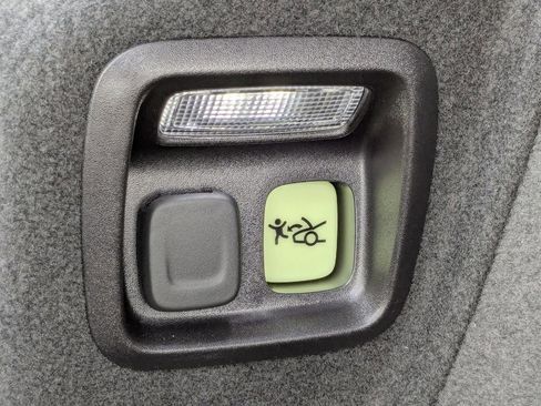 Certified 2024 Chevrolet Corvette Stingray Preferred Cpe w/ Stealth Interior Trim Package RWD image 17