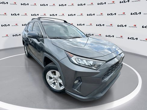 Used 2021 Toyota RAV4 XLE image 1