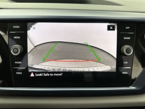 Certified 2023 Volkswagen Taos SE w/ Panoramic Sunroof Package AWD/4WD image 18