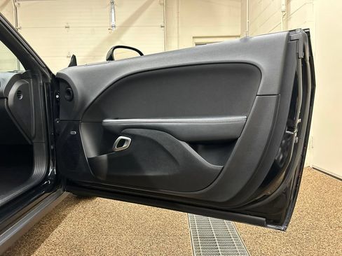 Used 2023 Dodge Challenger SXT RWD image 14