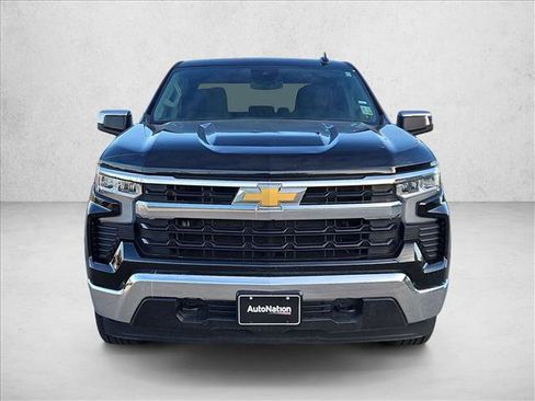 Used 2025 Chevrolet Silverado 1500 LT image 2