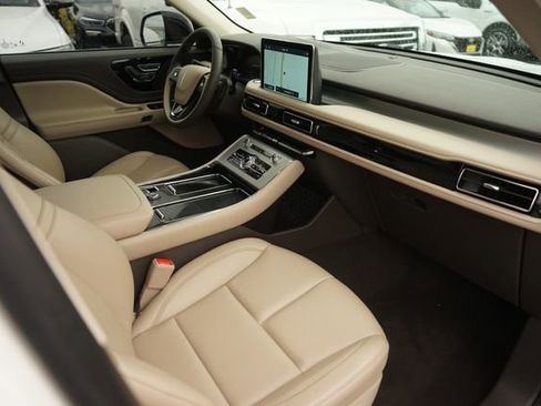 Used 2024 Lincoln Aviator 2WD w/ Premium Package image 17