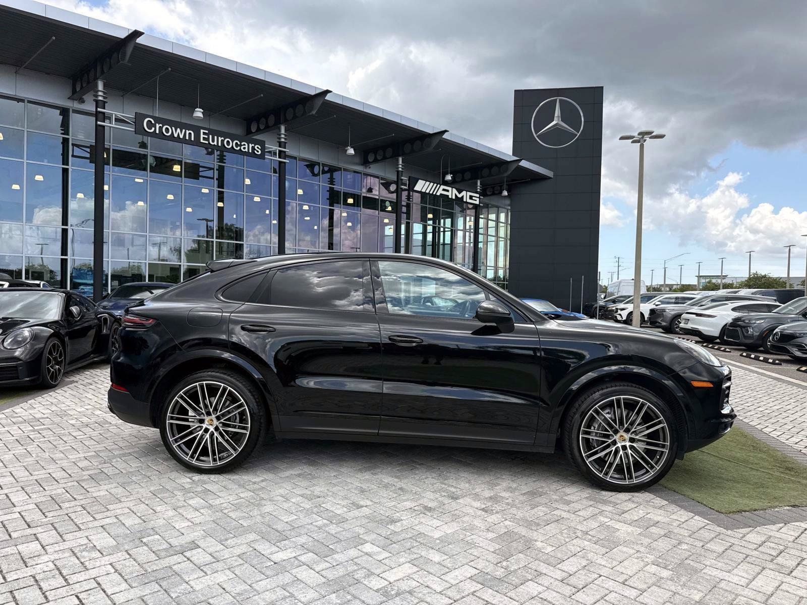 Used 2023 Porsche Cayenne Coupe AWD/4WD image 7