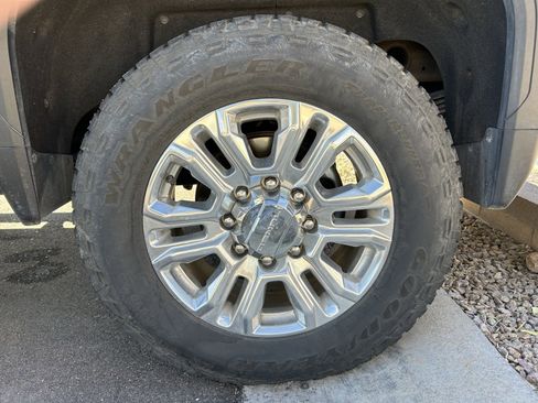 Used 2020 GMC Sierra 2500 Denali w/ Denali Ultimate Package image 9