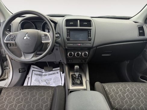Used 2025 Mitsubishi Outlander Sport AWD image 9