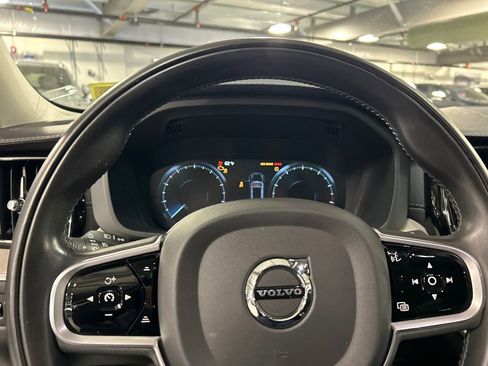 Used 2020 Volvo XC60 T6 Inscription w/ Protection Package Premier image 12