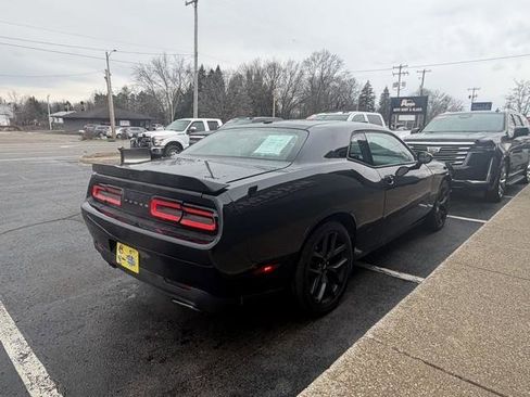Used 2019 Dodge Challenger SXT w/ Blacktop Package image 6