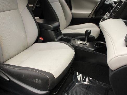 Used 2017 Toyota RAV4 XLE w/ All Weather Liner Package AWD/4WD image 29