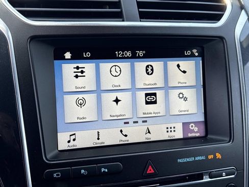 Used 2018 Ford Explorer Limited w/ Equipment Group 301A FWD image 13