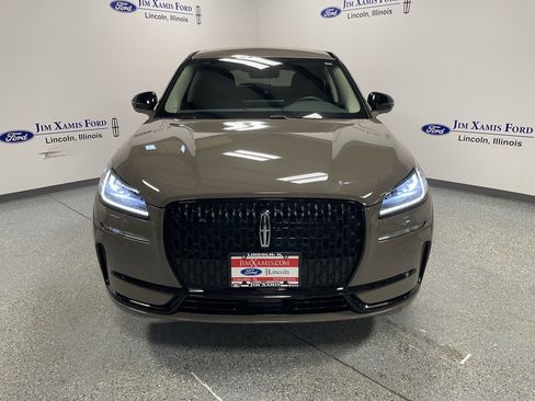 Used 2025 Lincoln Corsair AWD w/ Equipment Group 101A image 2