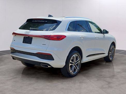Certified 2025 Audi Q5 Premium w/ Convenience Package AWD/4WD image 7