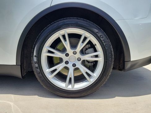 Used 2021 Tesla Model Y 2WD image 4
