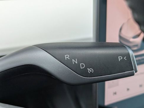 Used 2021 Tesla Model Y Performance image 12