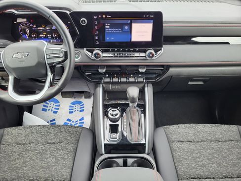 Used 2024 Chevrolet Colorado Z71 w/ Z71 Convenience Package 2 image 11