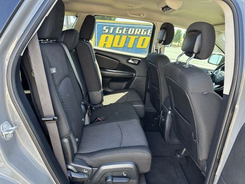 Used 2020 Dodge Journey SE w/ SE Popular Equipment Group FWD image 17