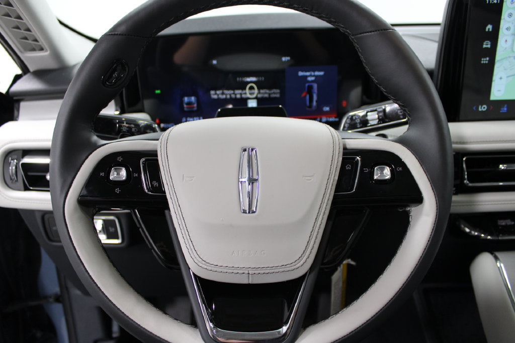 New 2027 Lincoln Aviator Reserve w/ Luxury Package AWD/4WD image 31