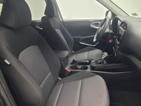 Used 2025 Kia Soul LX w/ LX Technology Package image 21