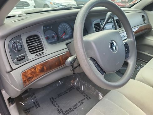 Used 2005 Mercury Grand Marquis GS RWD image 21