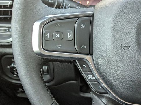 New 2026 RAM 1500 4x4 Crew Cab image 25