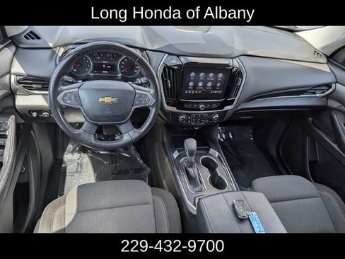 Used 2021 Chevrolet Traverse LT FWD image 20