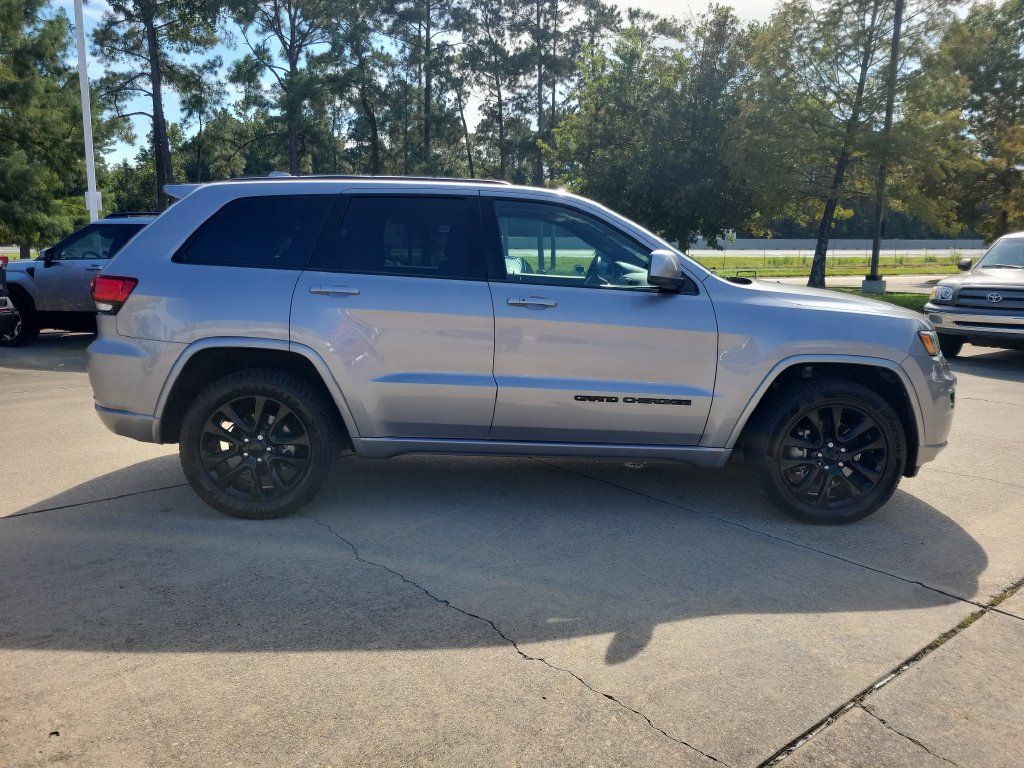 Used 2021 Jeep Grand Cherokee Laredo X RWD image 8
