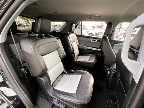 Used 2023 Ford Explorer XLT w/ Equipment Group 202A image 19