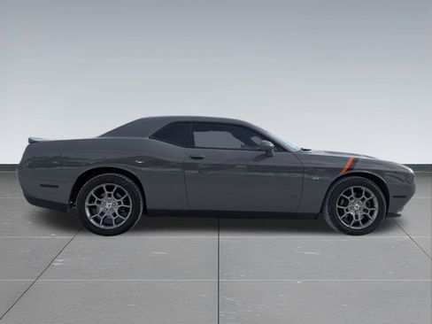 Used 2017 Dodge Challenger GT w/ Driver Convenience Group image 7
