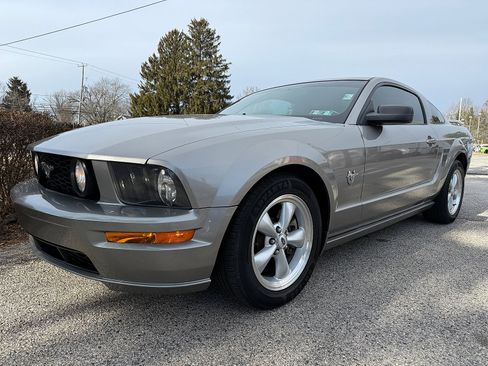 Used 2009 Ford Mustang GT Premium image 9