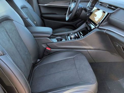 New 2026 Jeep Grand Cherokee L Laredo image 30