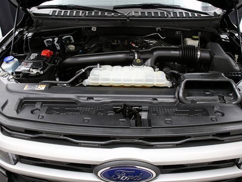 Used 2024 Ford Expedition Max XLT image 32
