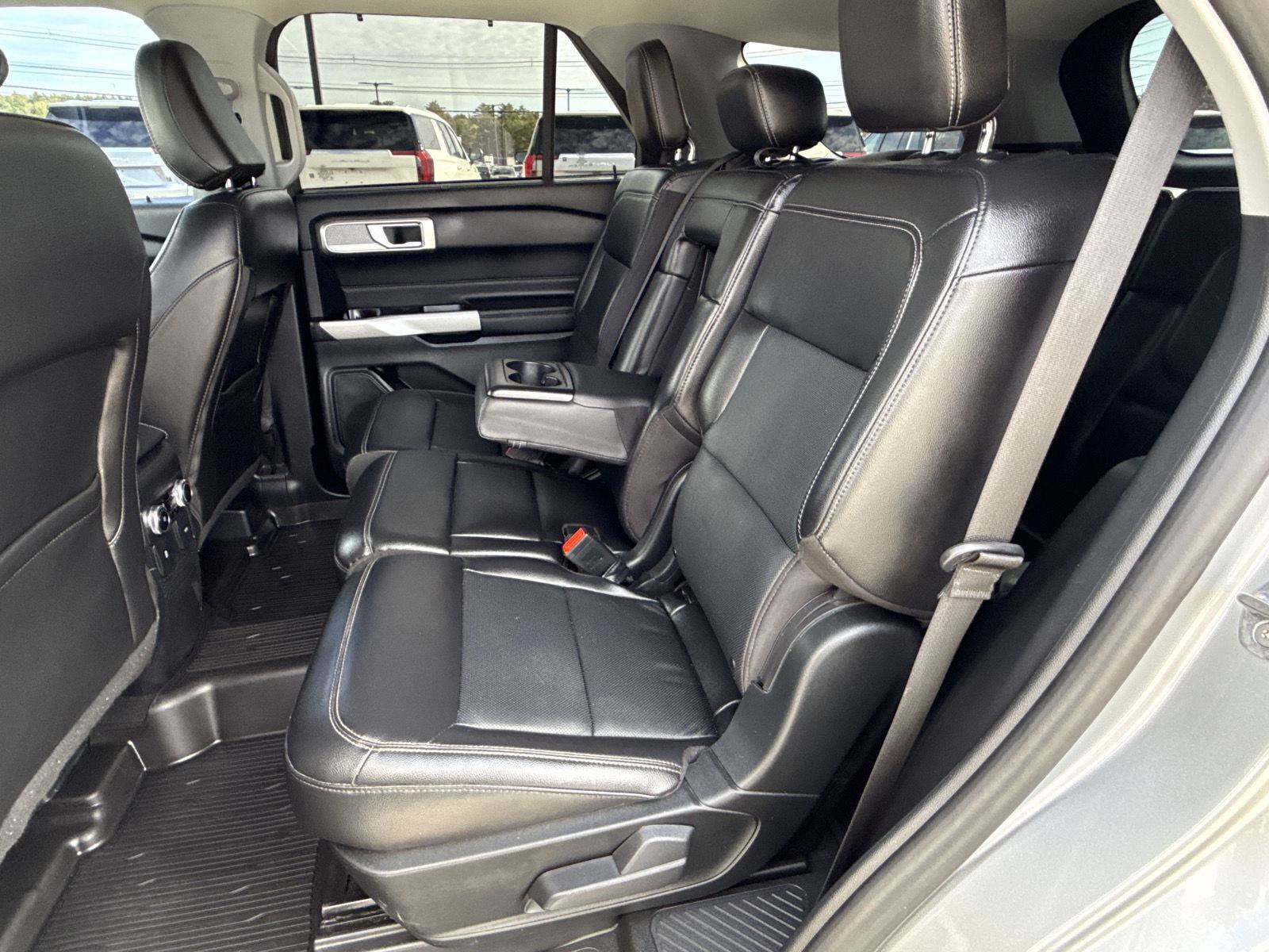 Used 2024 Ford Explorer Limited AWD/4WD image 13