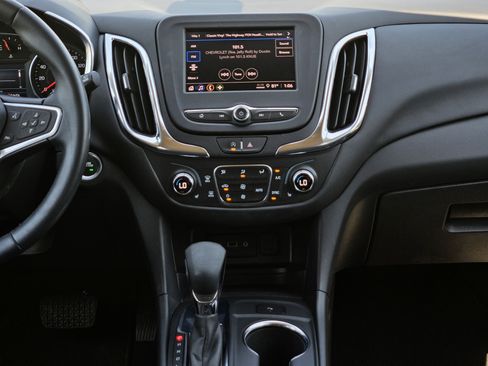 Used 2023 Chevrolet Equinox LT image 20