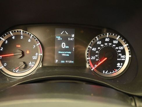 Used 2021 Toyota Highlander LE image 18