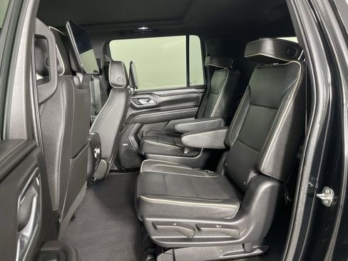 Used 2022 GMC Yukon XL SLT w/ SLT Premium Package image 25