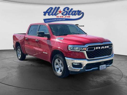 Used 2025 RAM 1500 Big Horn AWD/4WD image 3
