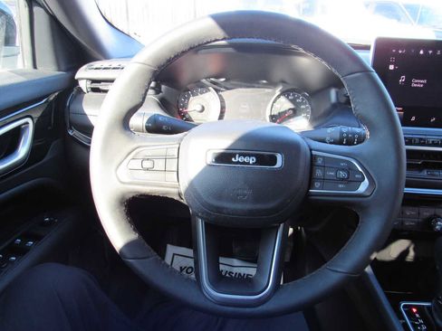Used 2026 Jeep Compass Limited image 17