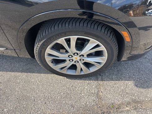 Used 2019 Chevrolet Blazer Premier w/ Sun and Wheels Package AWD/4WD image 11