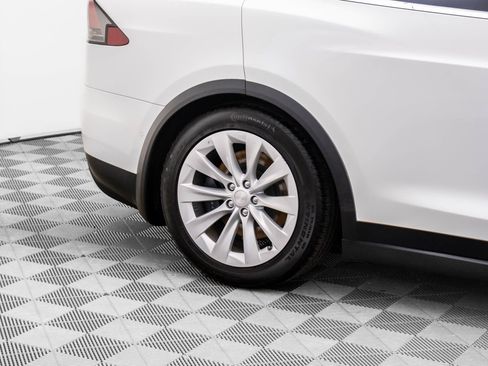 Used 2020 Tesla Model X Long Range image 38