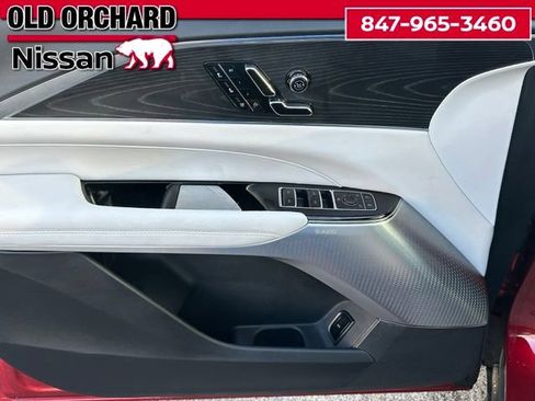 Used 2024 Cadillac Lyriq Luxury AWD/4WD image 8